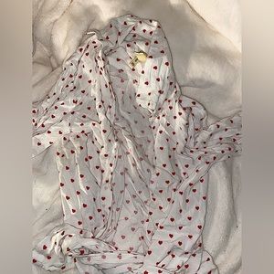 heart pattern | white button up | formalwear | size xs | japna